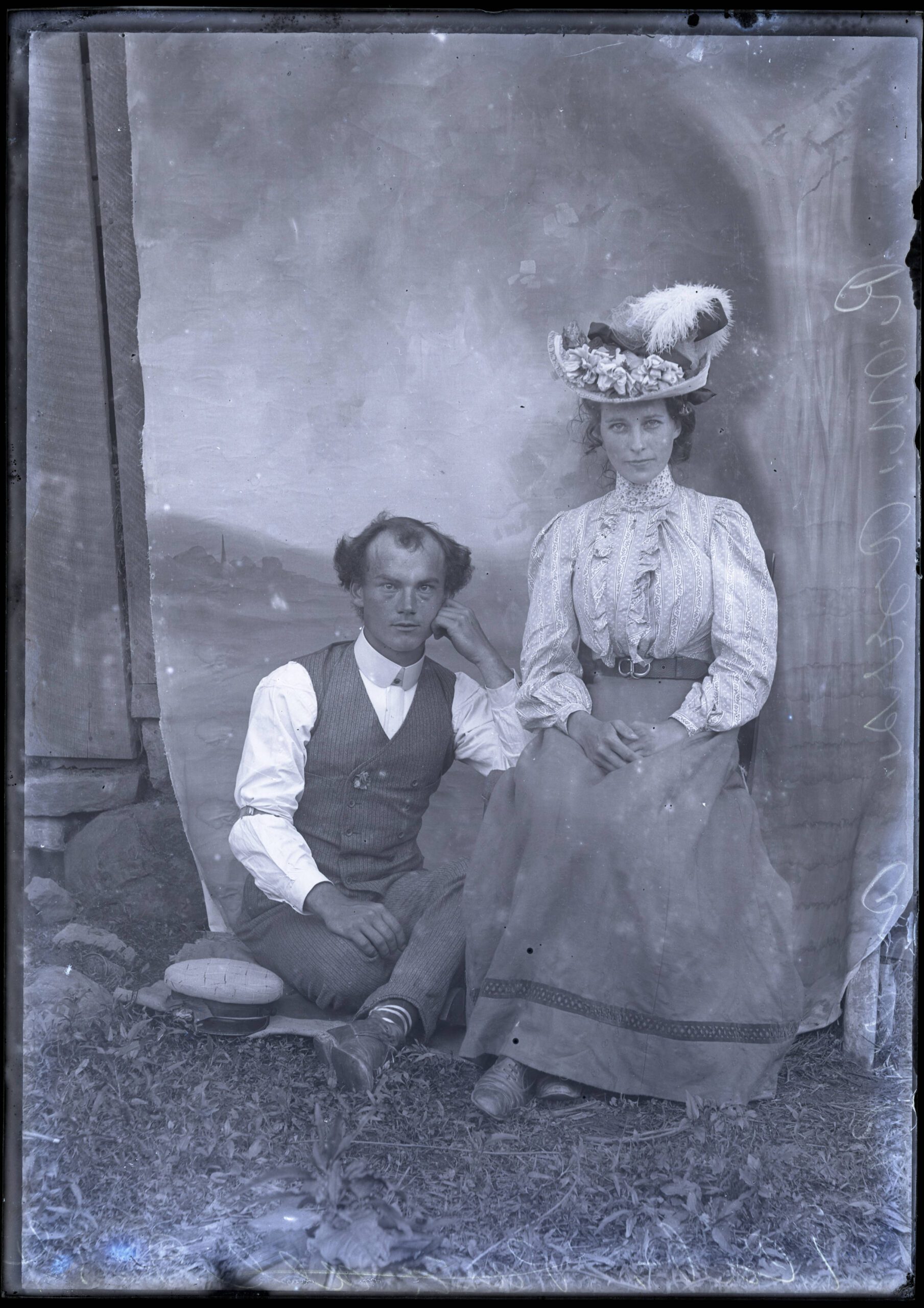 Black and white photo of a couple from the 1890s