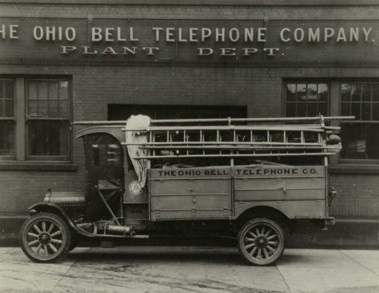 Black and white image of a White Motor Company repair truck in front of the Ohio Bell Telephone Company in Cleveland, Ohio 