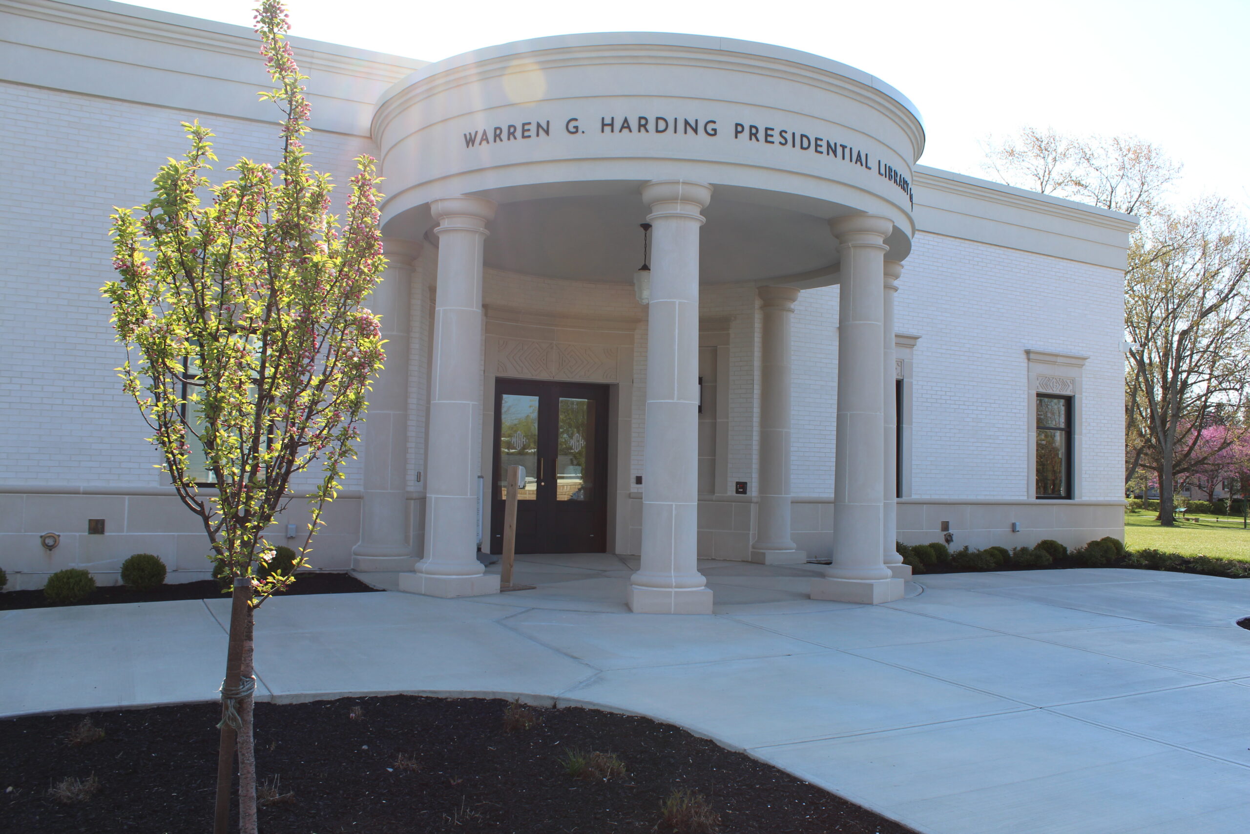 Exterior entrance to the Harding Presidential Library