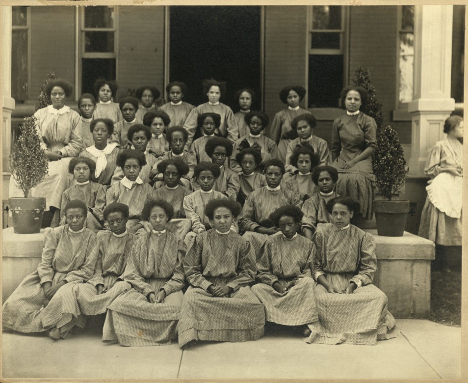 Photograph of class of African American students at the Ohio Girls' Industrial Home