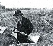Image from the October 1946 issue of Museum Echoes showing the man with the shovel. The image has been cropped so that the human remains are not shown.